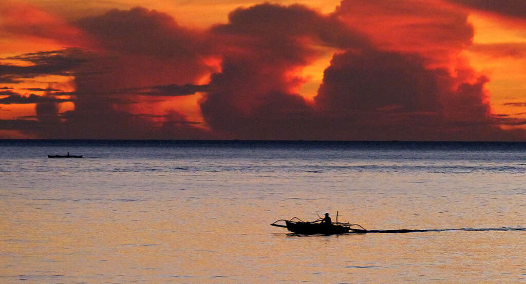 Coucher de soleil depuis l'hotel à Bohol.