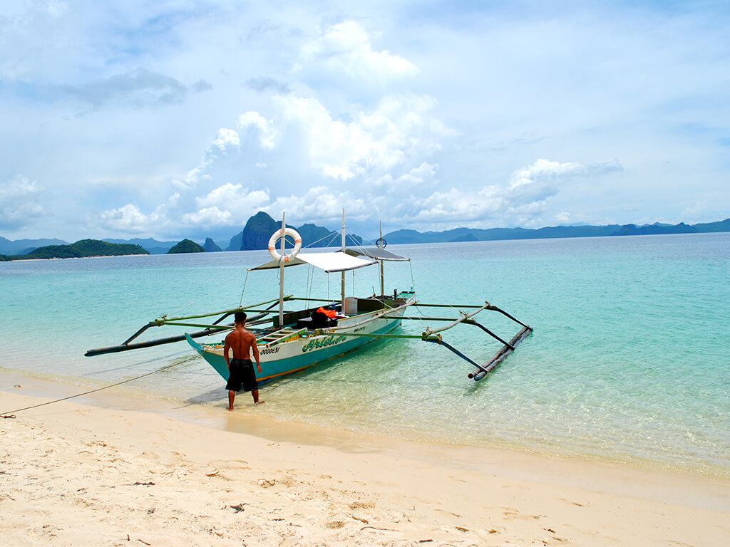 Barque à Palawan, Philippines.