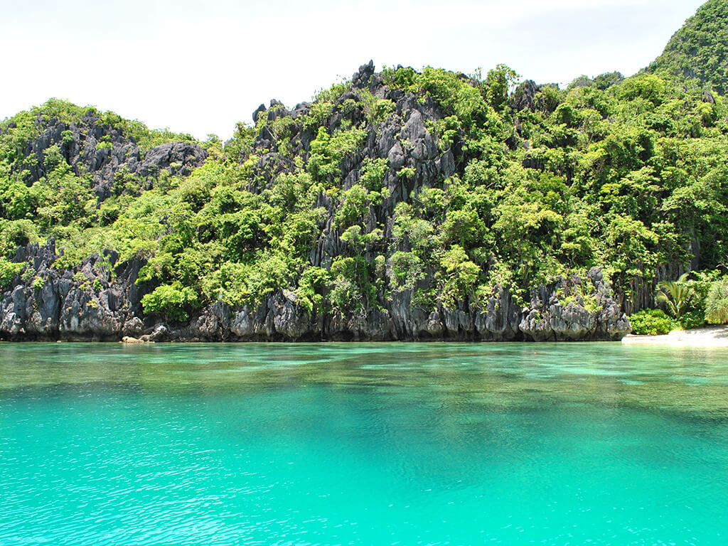 Baie idyllique de Port Barton sur l'ile de Palawan, Philippines.