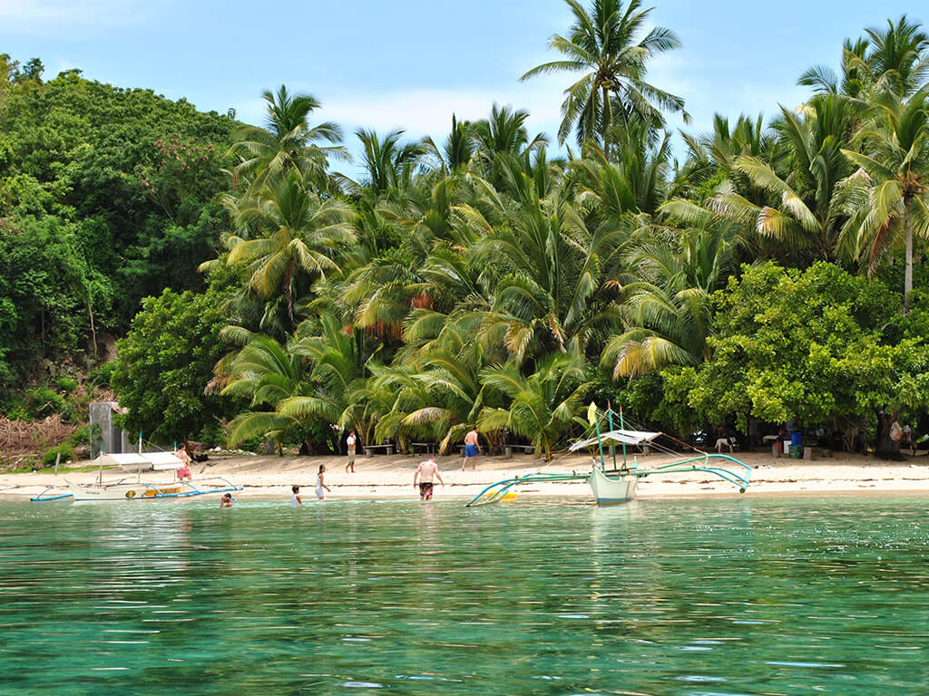 Baie idyllique de Port Barton sur l'ile de Palawan, Philippines.